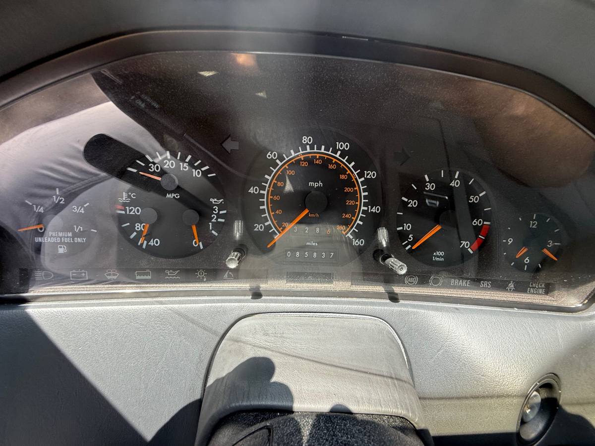 Mercedes-benz-sl500-1990-white-11
