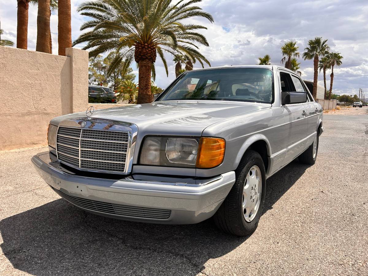 Mercedes-benz-w126-diesel-1983-silver-2