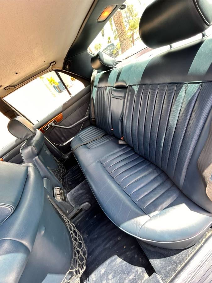 Mercedes-benz-w126-diesel-1983-silver-4