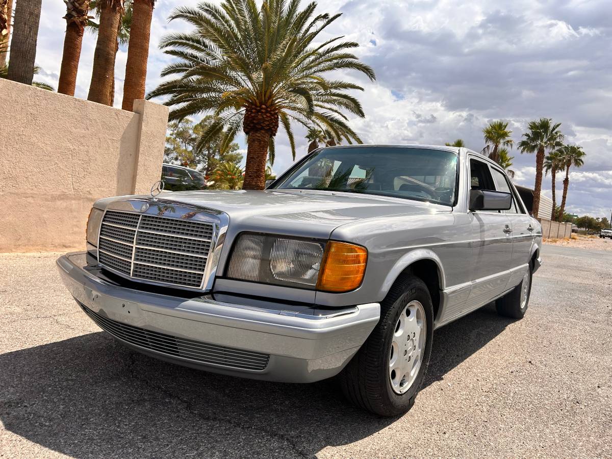 Mercedes-benz-w126-diesel-1983-silver-8