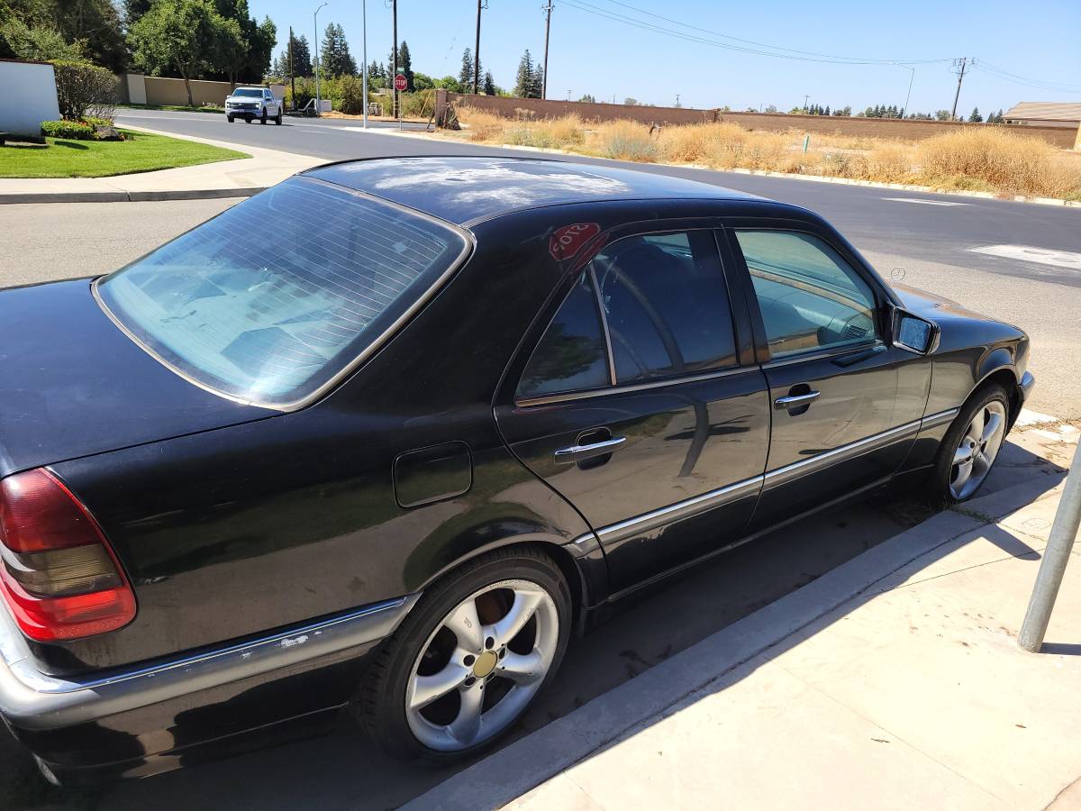 Mercedes-c280-1990-black-2