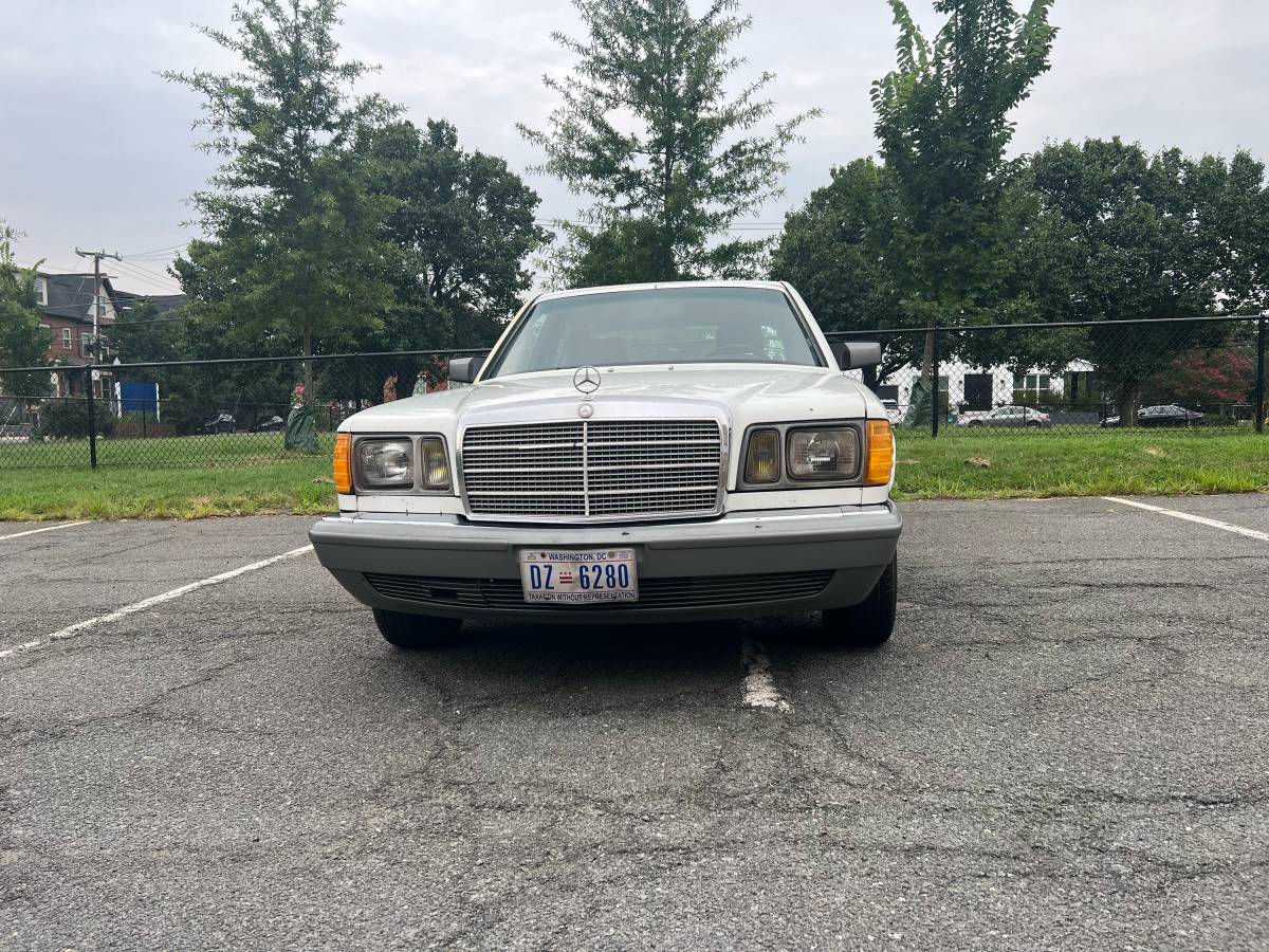 Mercedes-diesel-1983-white-10