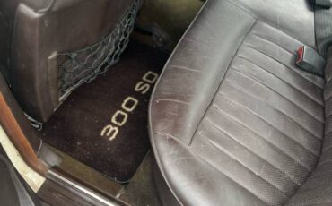 Mercedes-diesel-1983-white-12