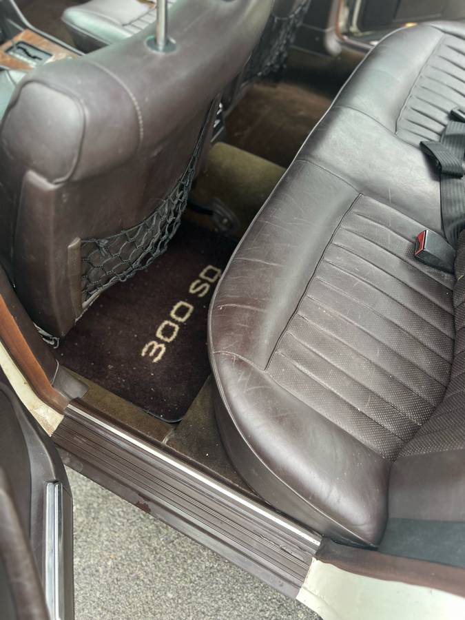 Mercedes-diesel-1983-white-12
