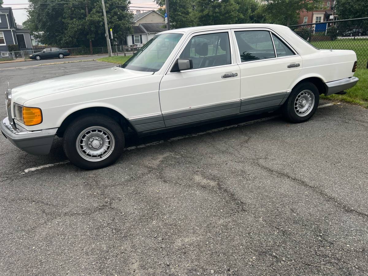 Mercedes-diesel-1983-white-5