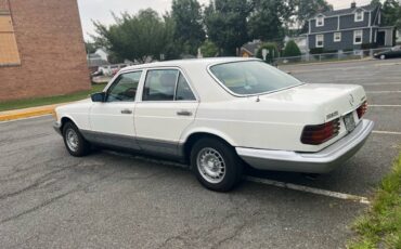 Mercedes-diesel-1983-white-8