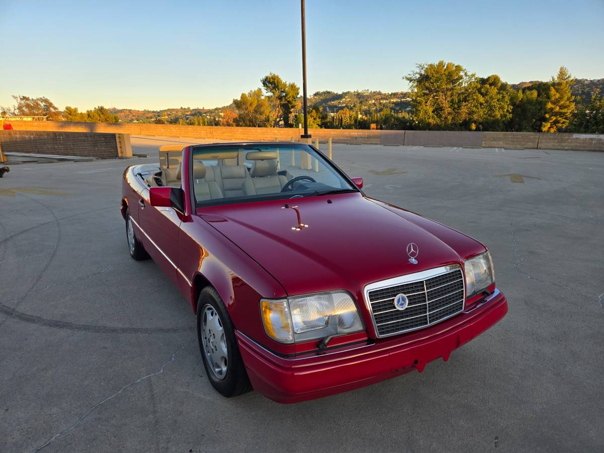 Mercedes-e320-convertible-1994-red-11