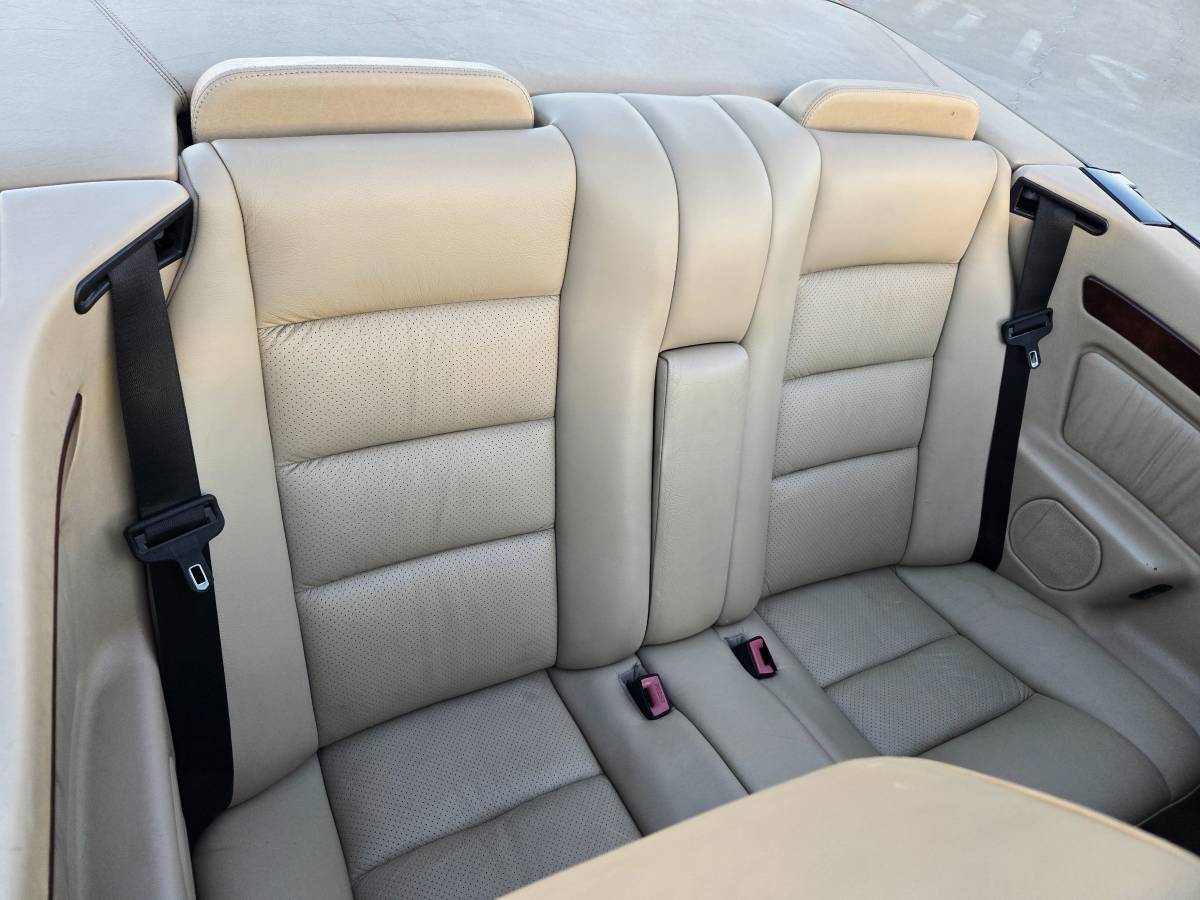 Mercedes-e320-convertible-1994-red-13