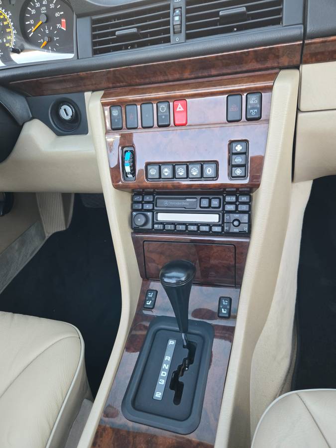 Mercedes-e320-convertible-1994-red-15