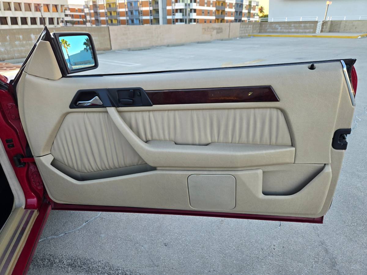 Mercedes-e320-convertible-1994-red-18