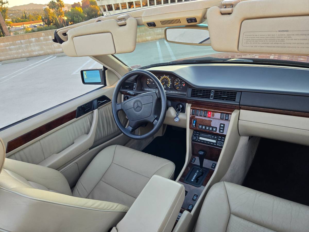 Mercedes-e320-convertible-1994-red-7