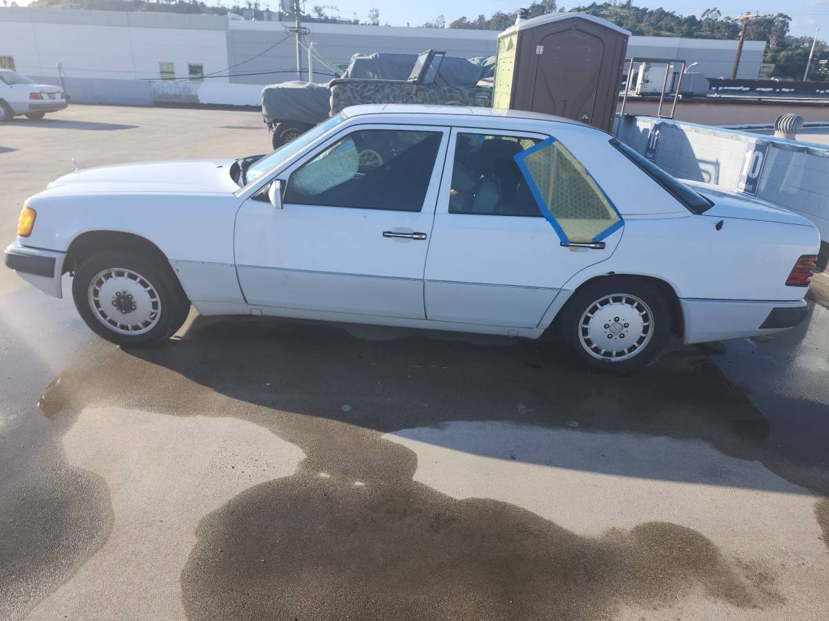 Mercedes-om602-turbo-diesel-1993-white-2
