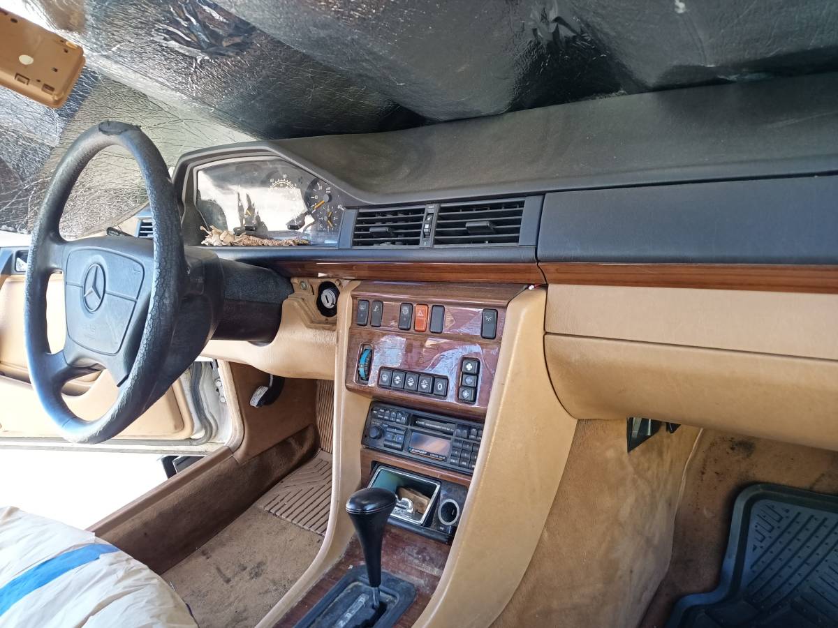 Mercedes-om602-turbo-diesel-1993-white-3