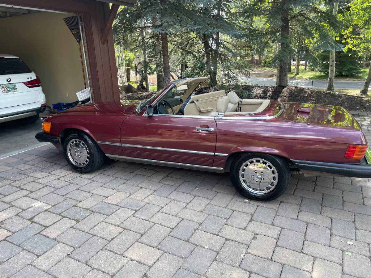 Mercedes-sl560-1987-brown-3