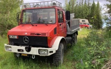 Mercedes-unimog-diesel-1984-red-3