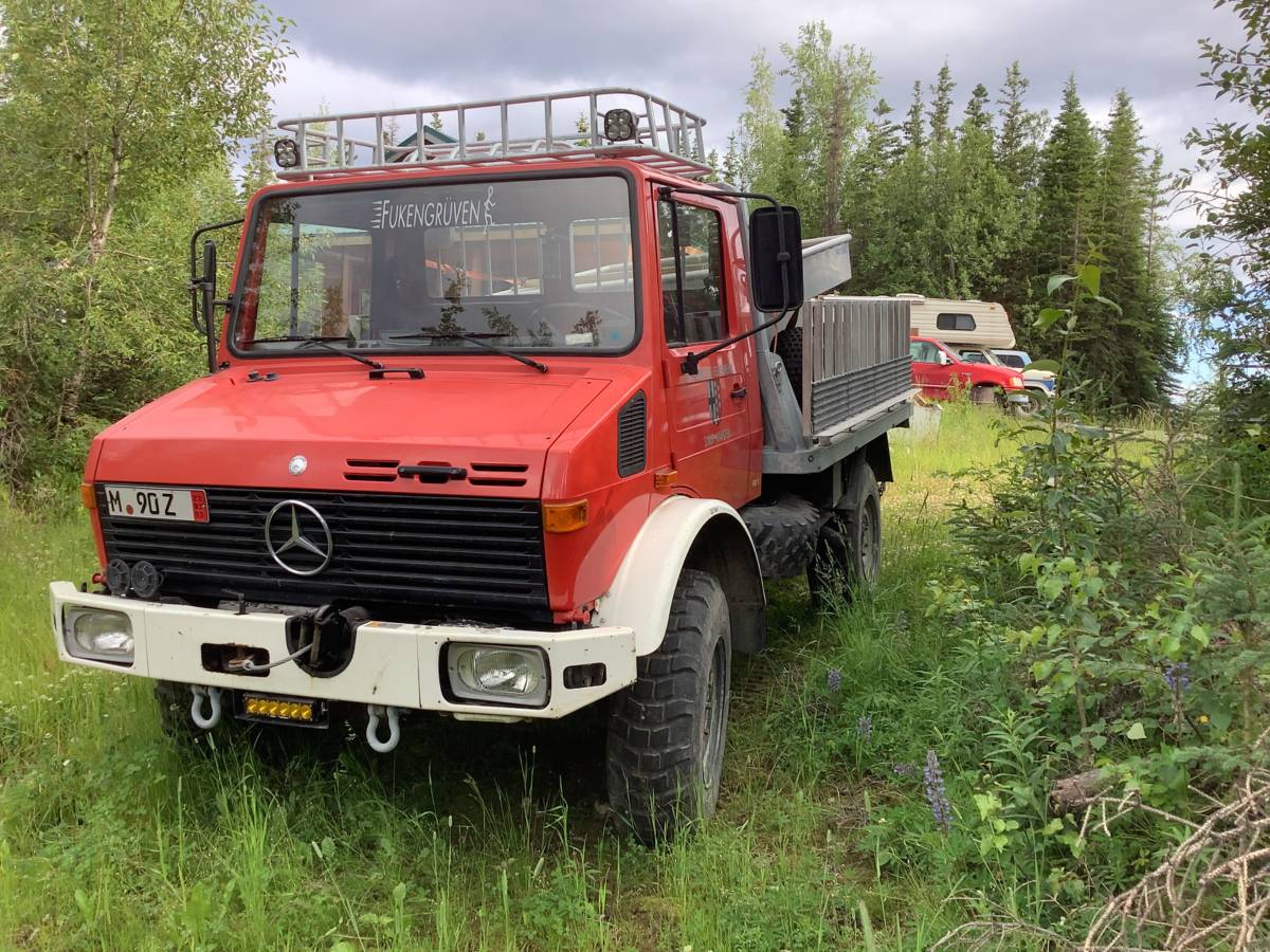 Mercedes-unimog-diesel-1984-red-3