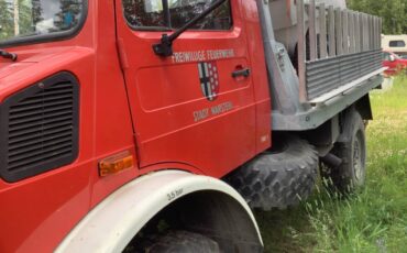 Mercedes-unimog-diesel-1984-red-6