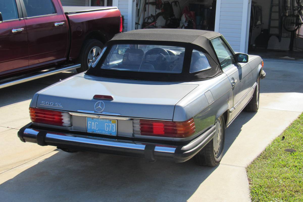 Mercedez-1988-grey-1