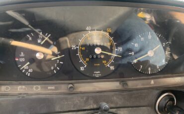 Merceds-benz-240d-diesel-1981-custom-12
