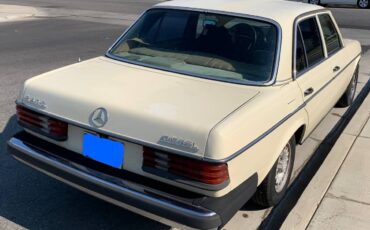 Merceds-benz-240d-diesel-1981-custom-5