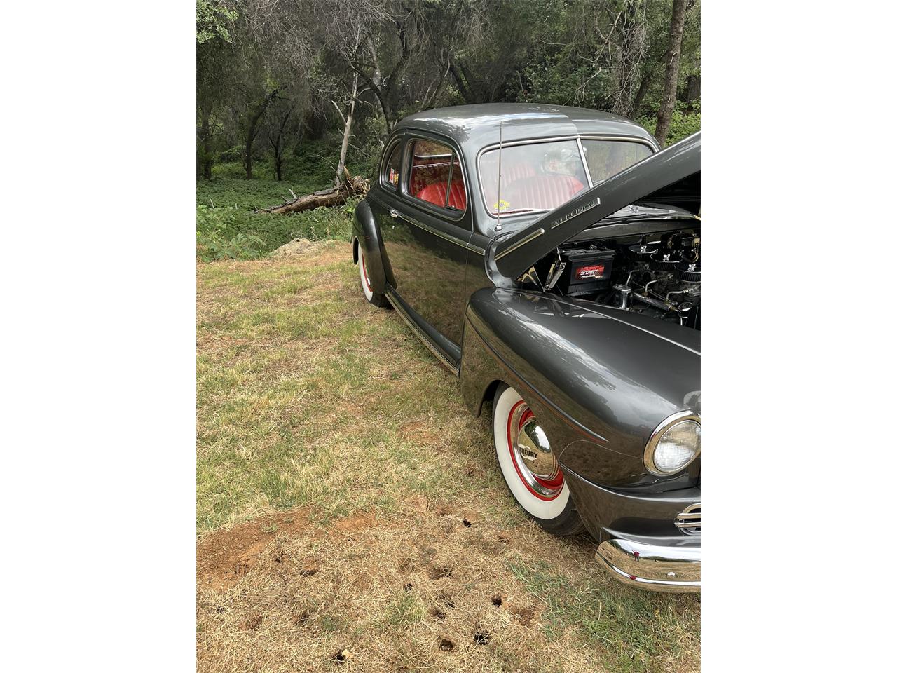 Mercury-2-dr-coupe-1948-Grey-Red-11