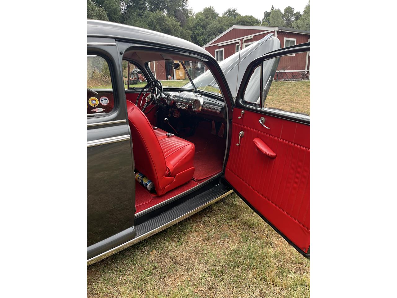 Mercury-2-dr-coupe-1948-Grey-Red-7