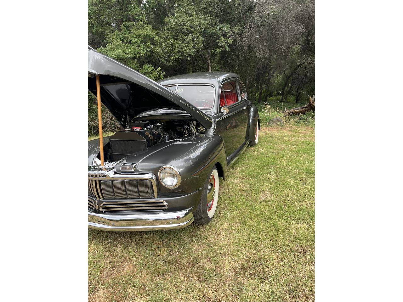 Mercury-2-dr-coupe-1948-Grey-Red-9
