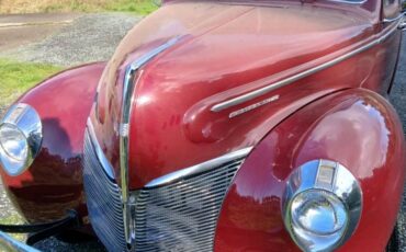 Mercury-4-door-sedan-1940-red