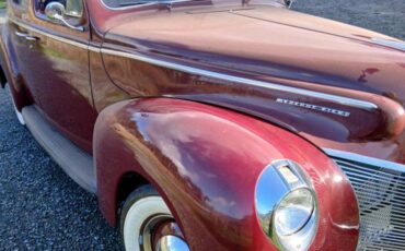 Mercury-4-door-sedan-1940-red-8