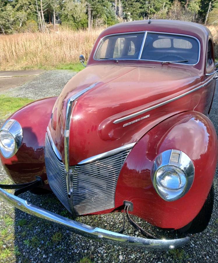 Mercury-4-door-sedan-1940-red