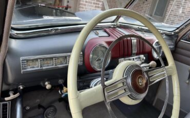 Mercury-4-dr-sedan-1948-Black-Grey-14