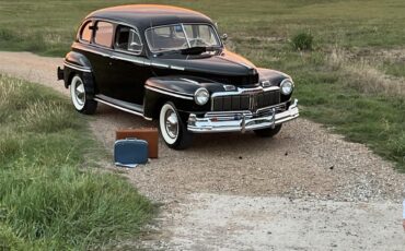 Mercury-4-dr-sedan-1948-Black-Grey-2