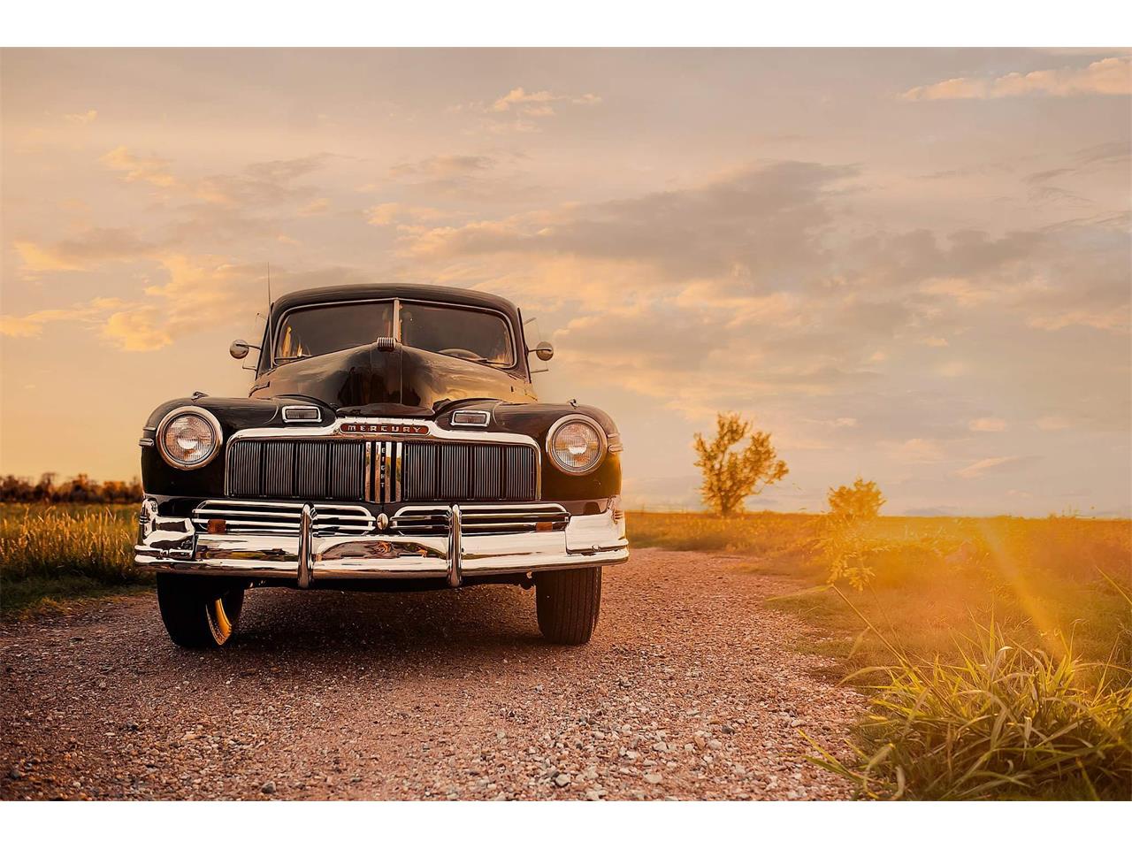 Mercury-4-dr-sedan-1948-Black-Grey-6