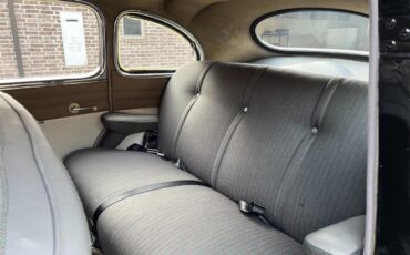 Mercury-4-dr-sedan-1948-Black-Grey-8