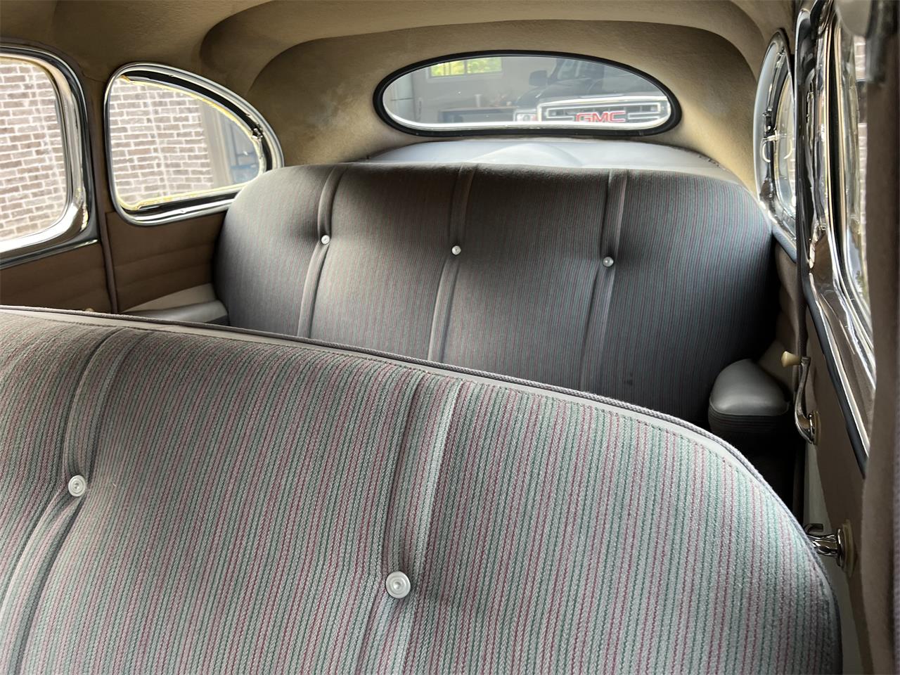 Mercury-4-dr-sedan-1948-Black-Grey-9