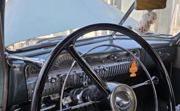 Mercury-4-dr-sedan-1951-Turquois-Blue-Green-6