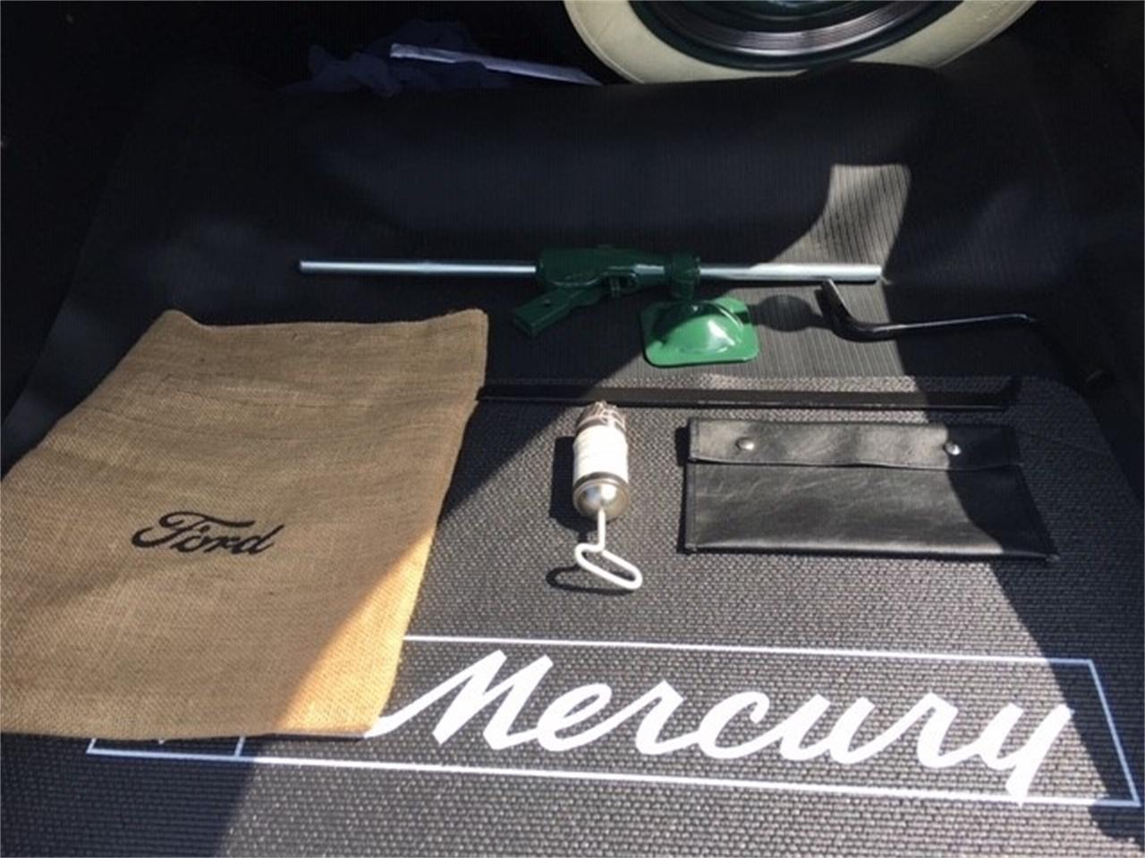 Mercury-Club-coupe-1940-Green-Gray-cloth-7