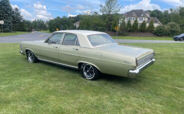 Mercury-Comet-1967-Sedan-4