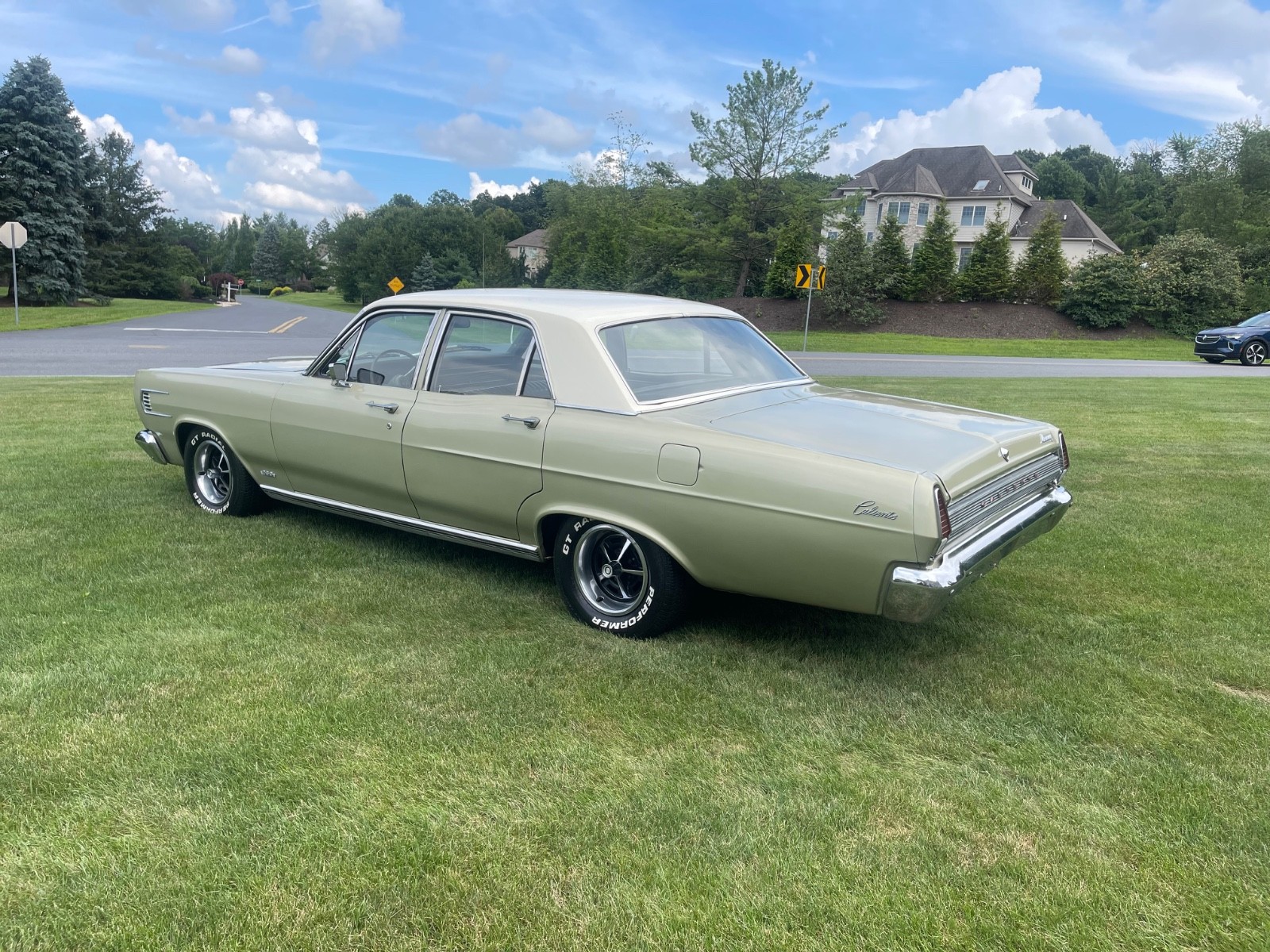 Mercury-Comet-1967-Sedan-4