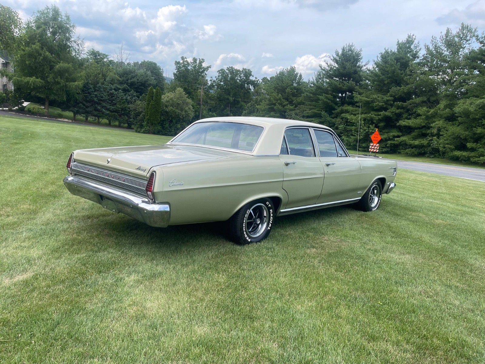 Mercury-Comet-1967-Sedan-6