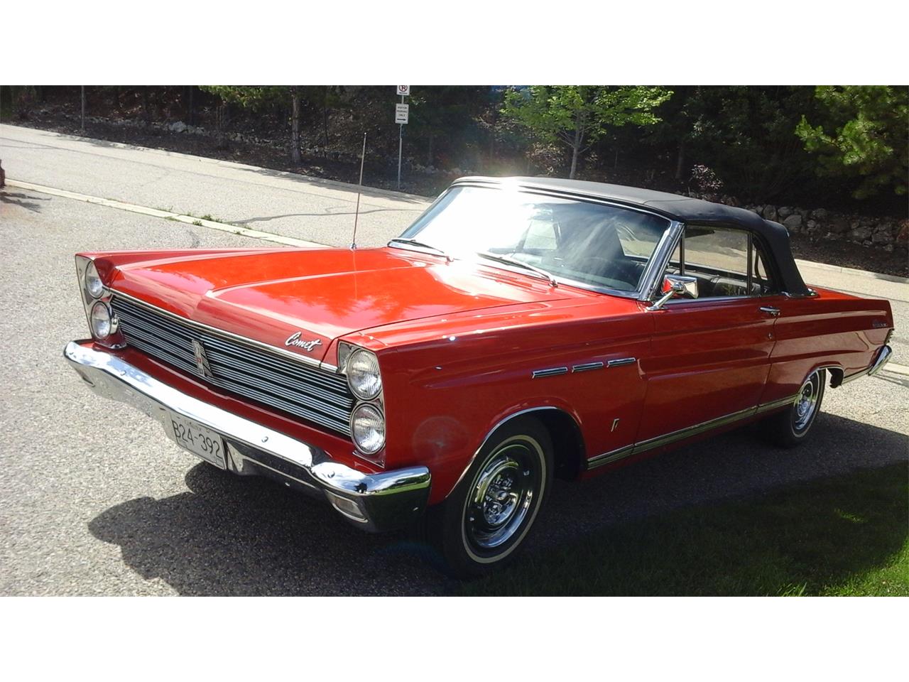 Mercury-Comet-caliente-1965-Carnival-Red-Black-3