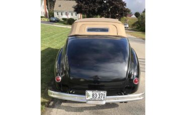 Mercury-Convertible-1940-Black-Red-1