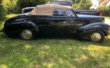 Mercury-Convertible-1940-Black-Red