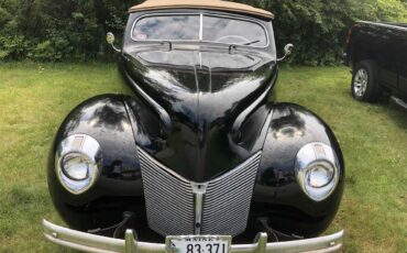 Mercury-Convertible-1940-Black-Red-4
