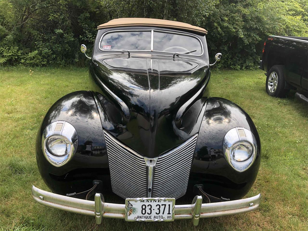 Mercury-Convertible-1940-Black-Red-4