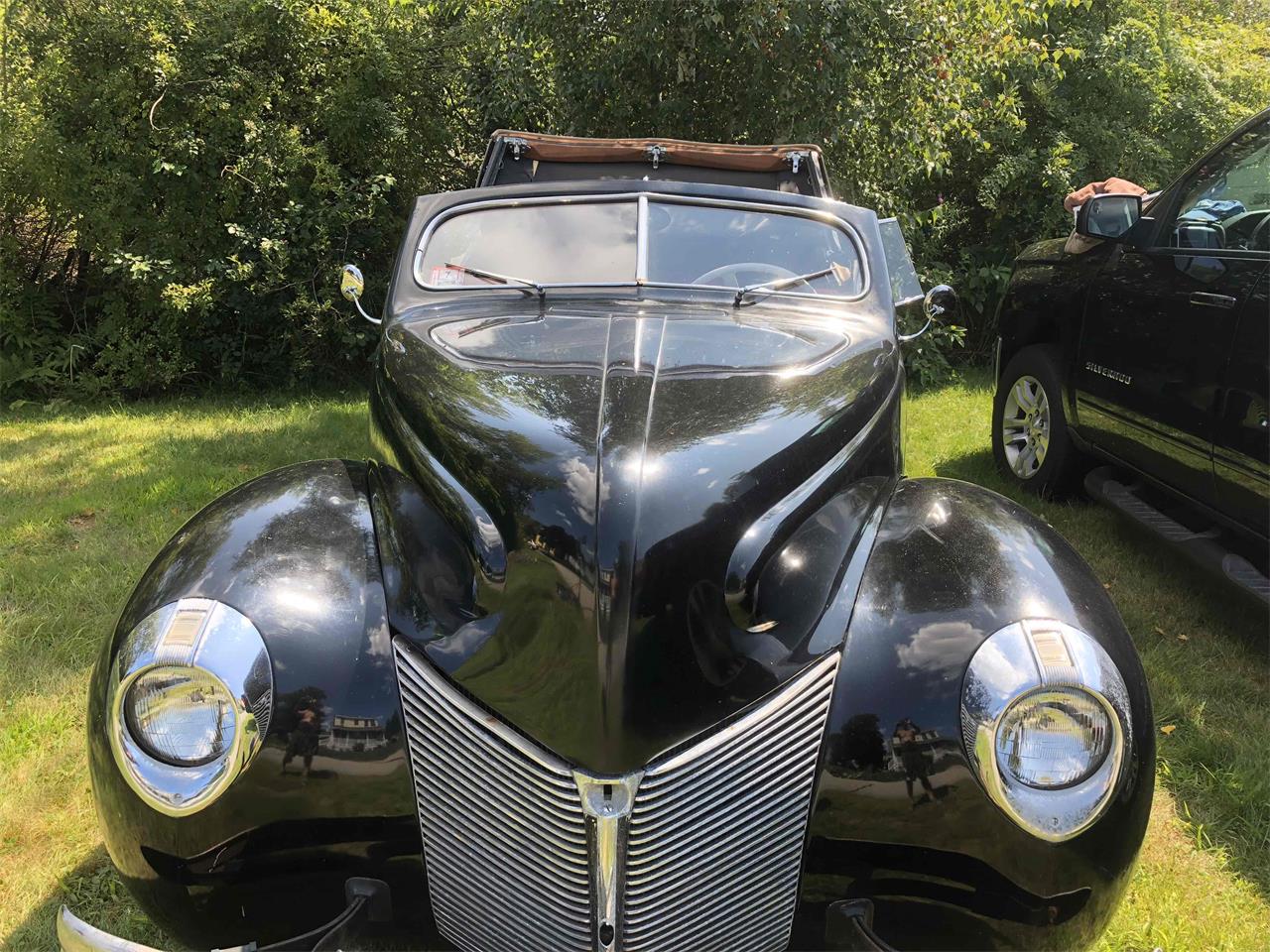 Mercury-Convertible-1940-Black-Red-6