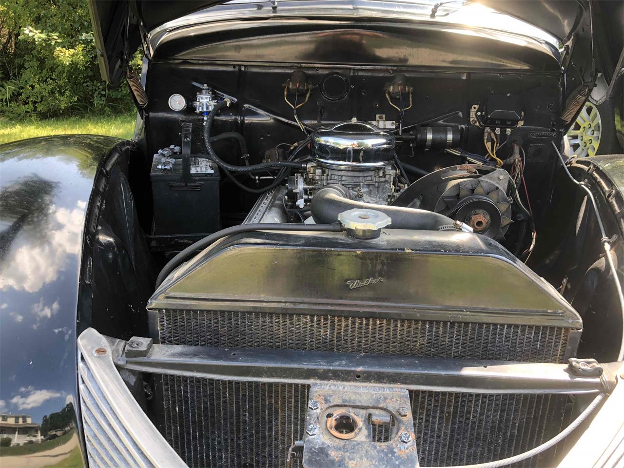 Mercury-Convertible-1940-Black-Red-9