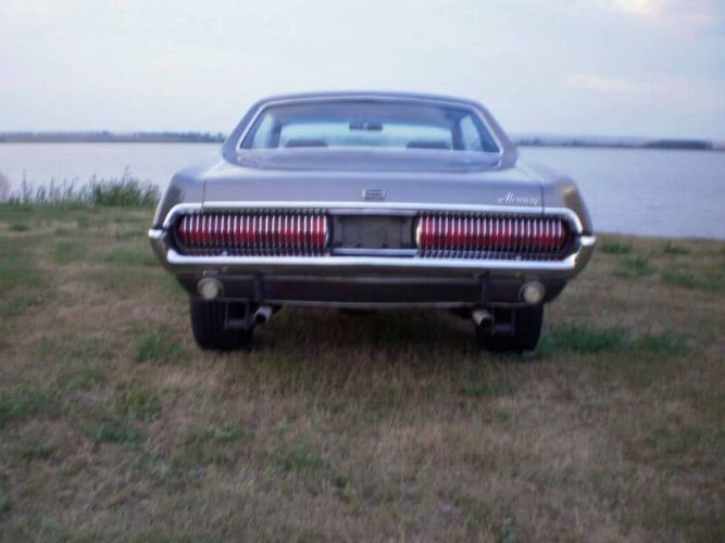 Mercury-Cougar-1967-Gray-Black-15
