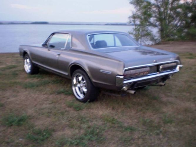 Mercury-Cougar-1967-Gray-Black-18