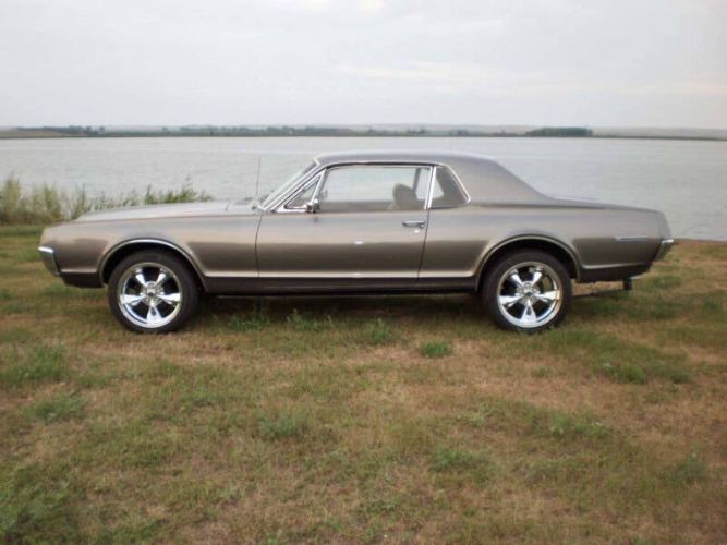 Mercury-Cougar-1967-Gray-Black-2